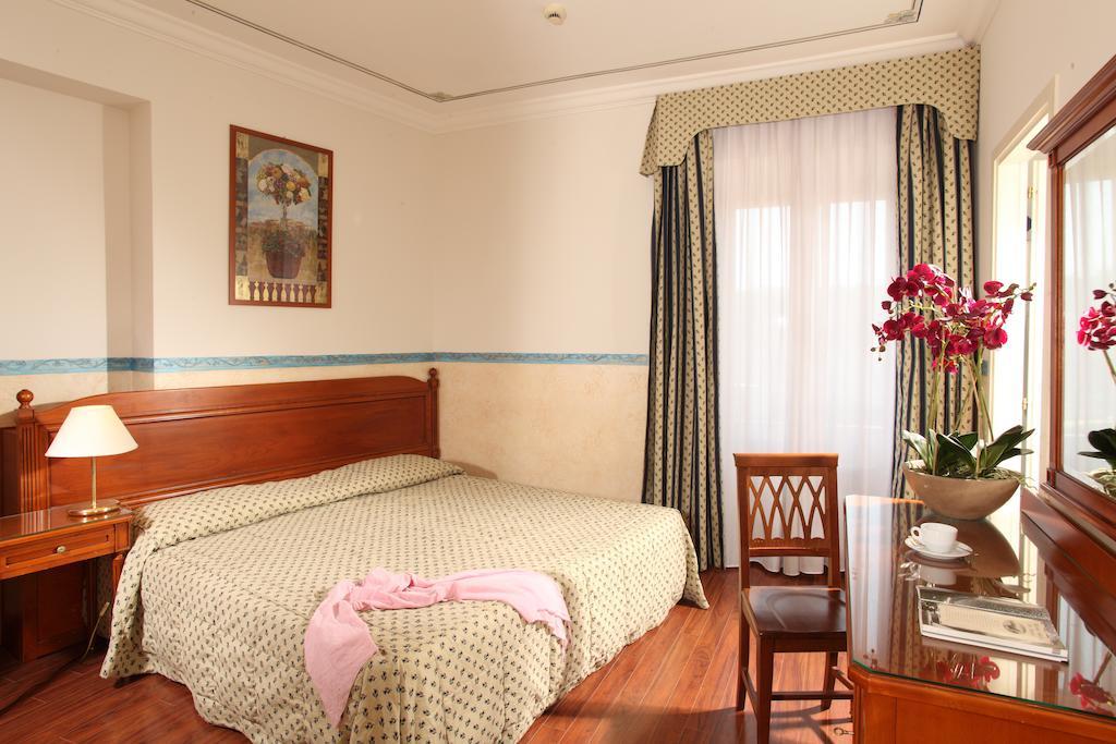 Hotel Alessandrino روما الغرفة الصورة